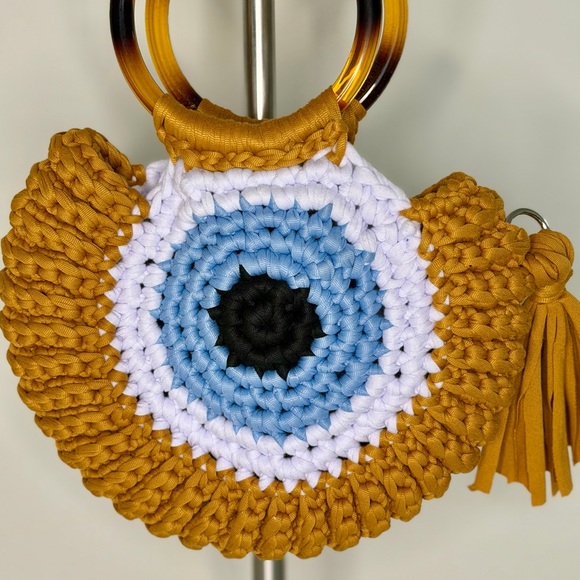 Handcrafted Crochet Bag with Tortoise Shell Handle - Picture 10 of 16